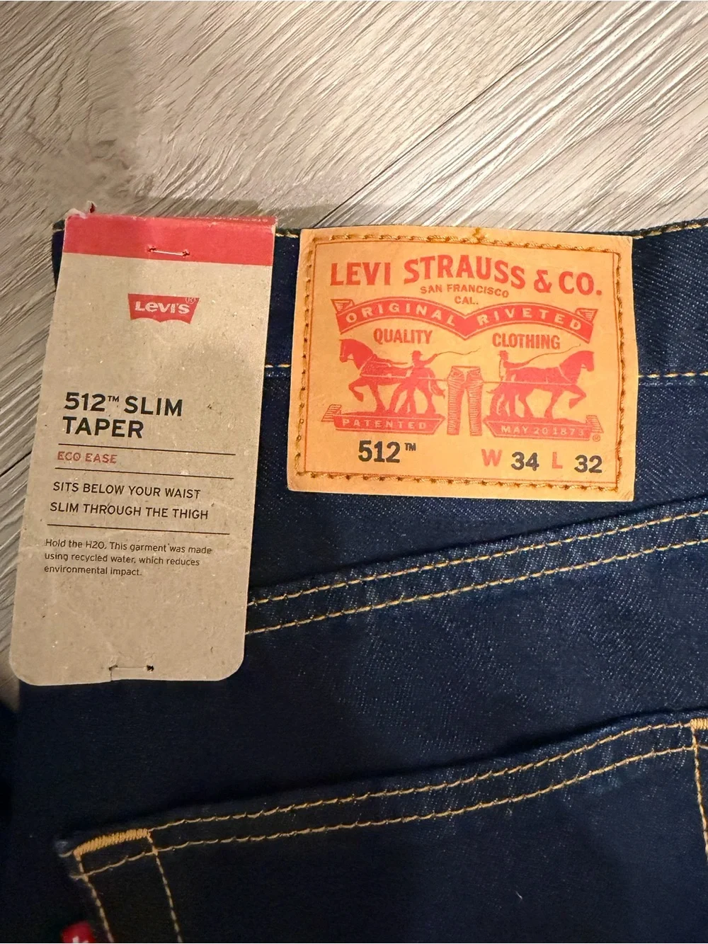 Levi's 512 Slim Taper Size waist 34 and 32 Men’s  Dark Blue Jeans